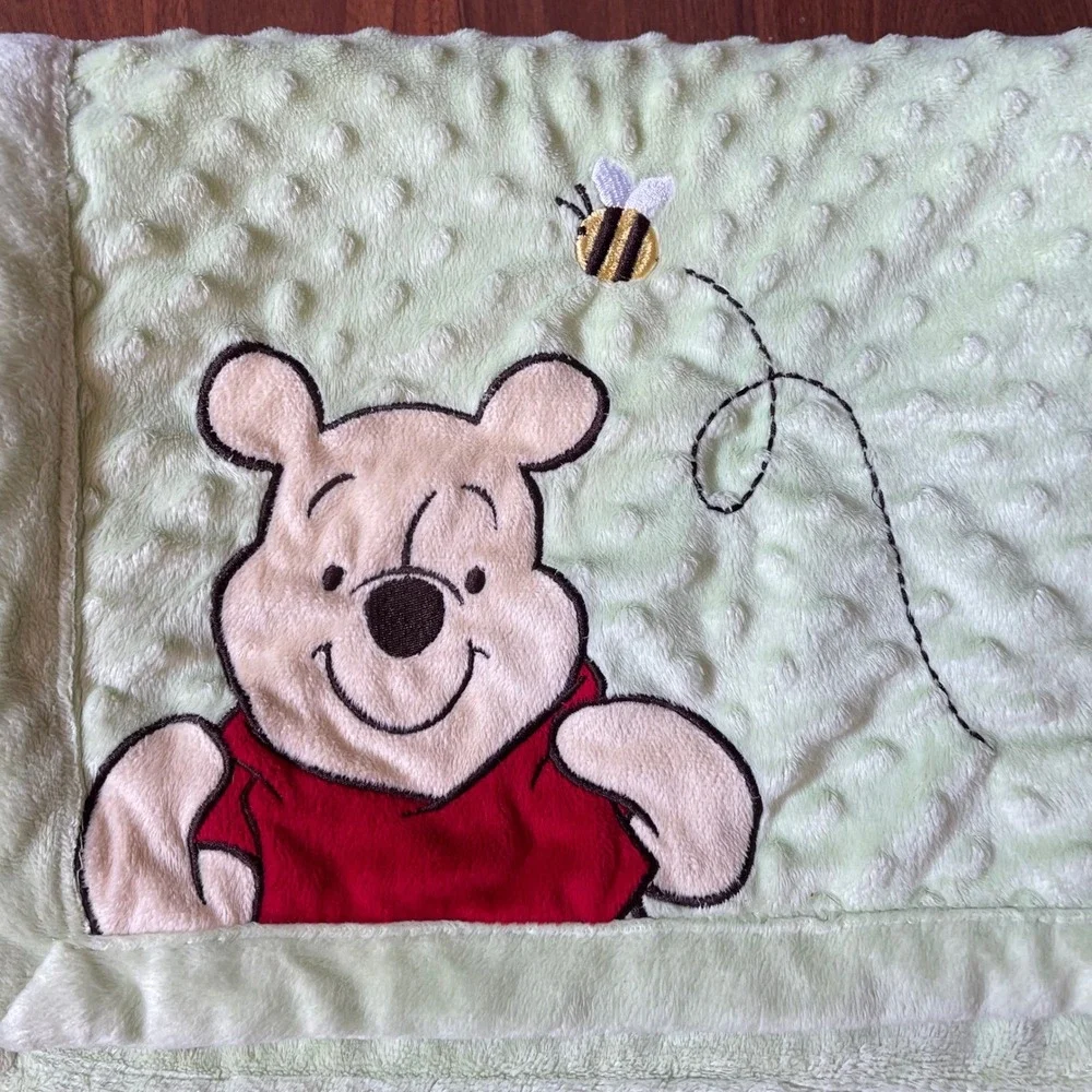 Disney Embroidered‎ Winnie The Pooh Baby Blanket Green Fleece Soft Crib Dot